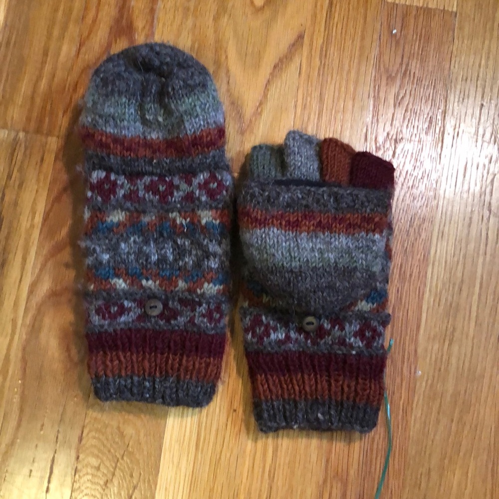 Fingerless gloves